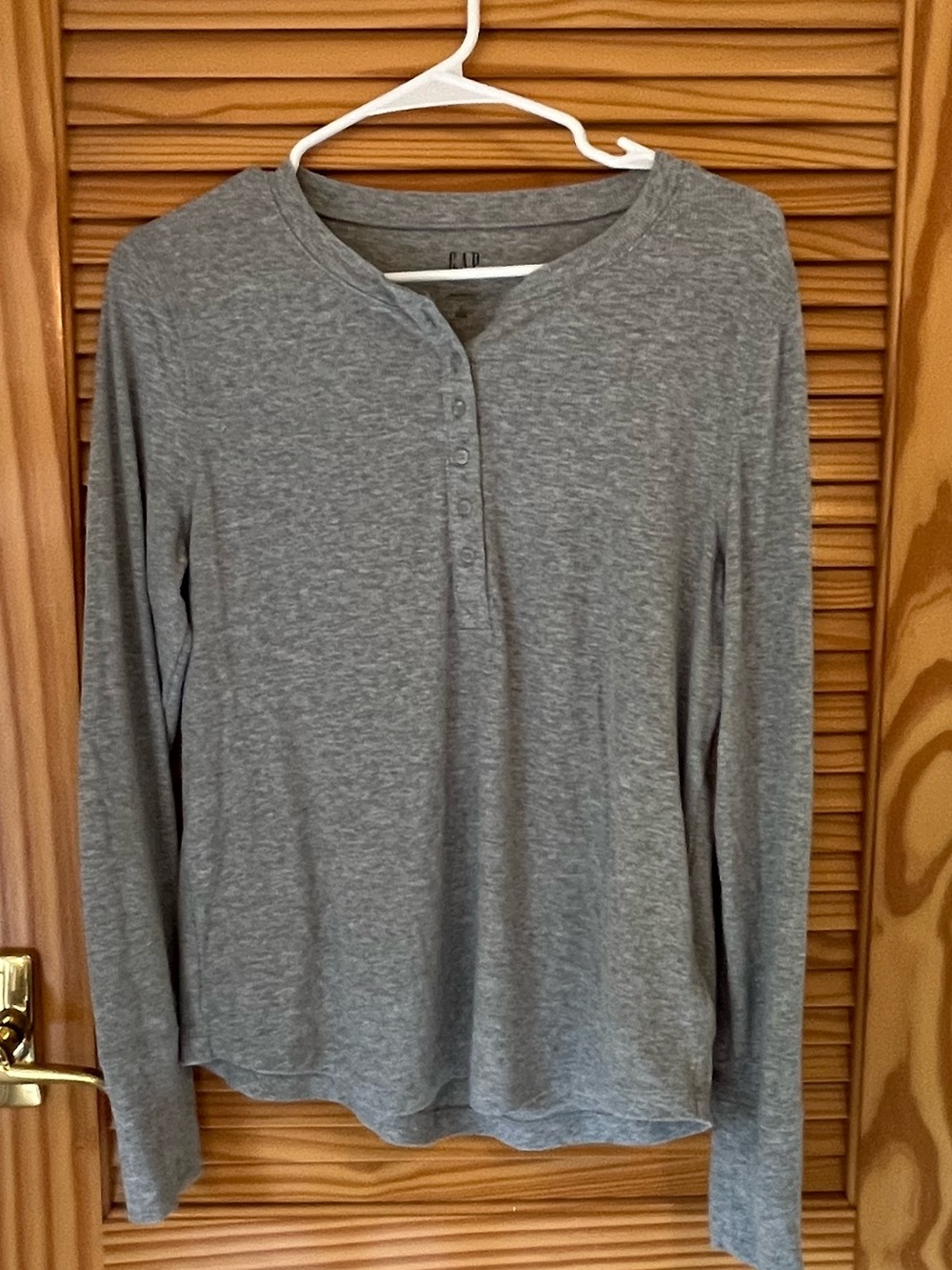 GAP Women's Heather Gray Long-Sleeve Rib Henley Cotton Blend